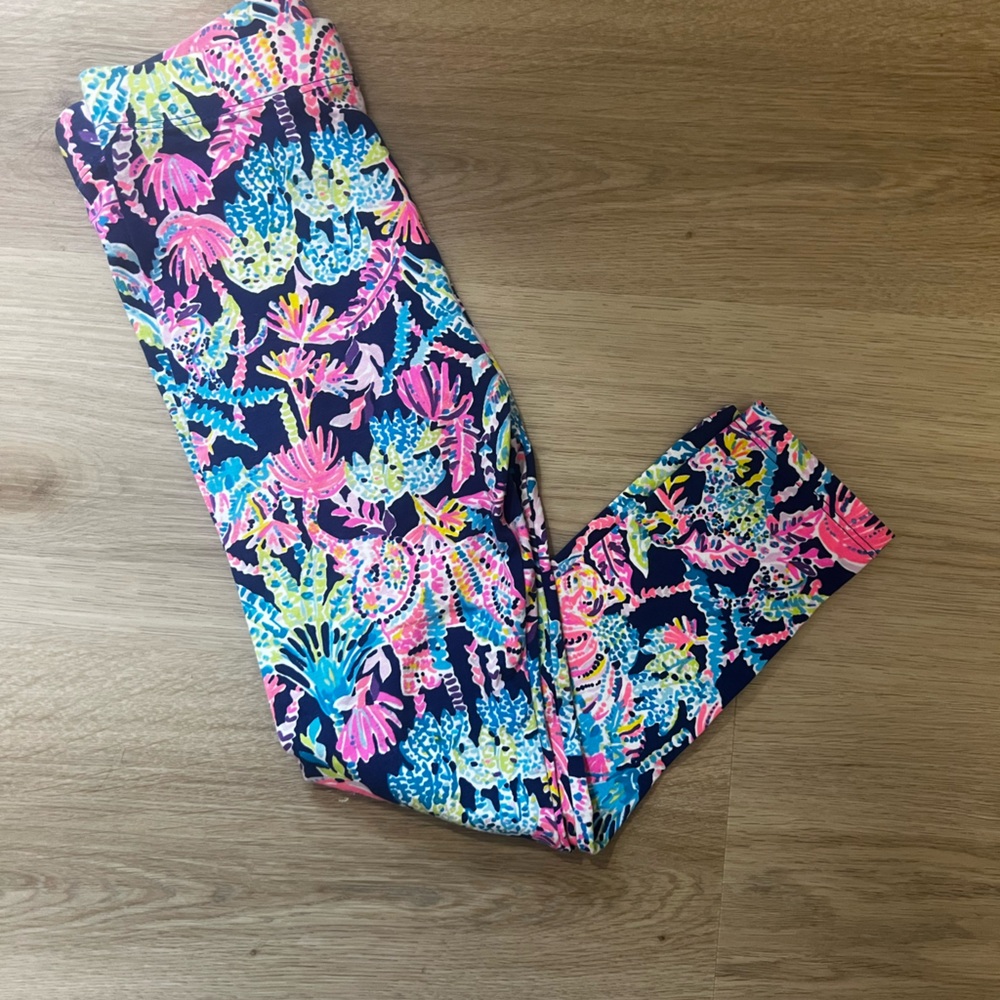 Lilly Pulitzer girls leggings, size M 7-8. Great condition.